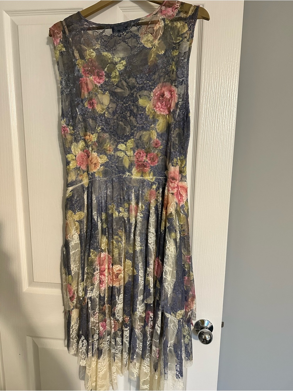 Sleeveless Floral Lace Midi Dress in Blue and Pink